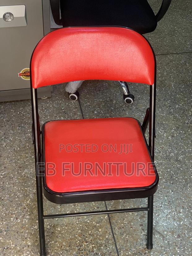 Folding Chair · Photo 1