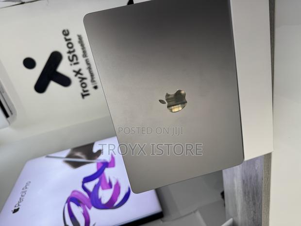Laptop Apple MacBook Air 2022 M2 8GB Apple M2 SSD 256GB · Photo 3