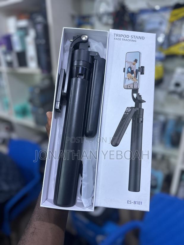 Face Tracking Selfie Tripod · Photo 2