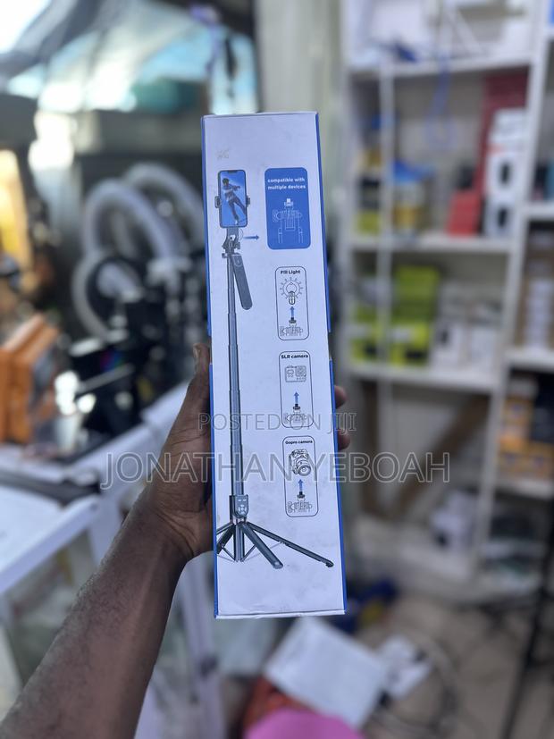 Selfie Tripod Stand · Photo 2