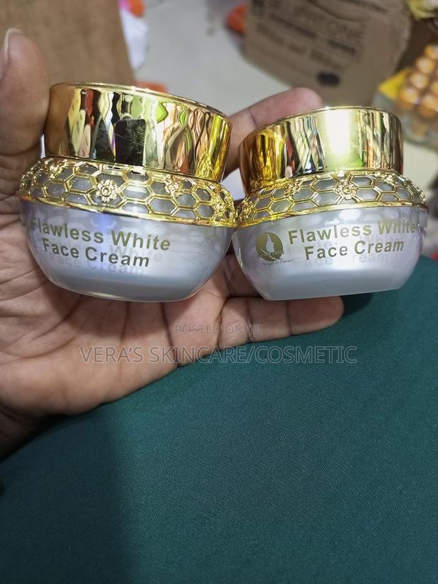 Flawless White Face Cream · Photo 1