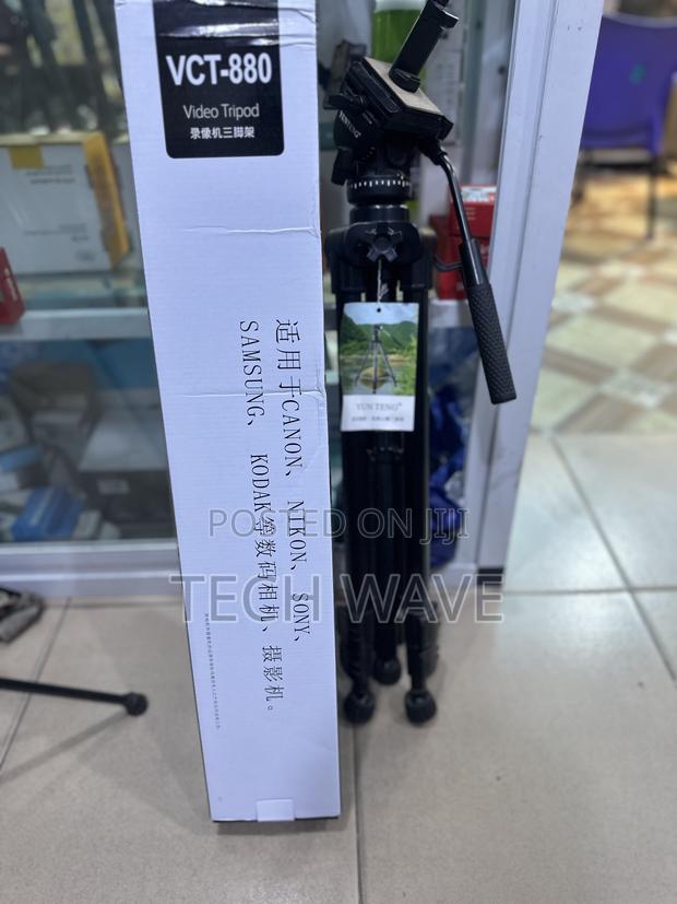 Tripod Stand VCT 880 for Phone and Camera · Photo 1