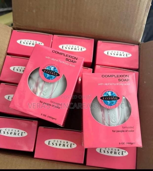 Clear Essence Complexion Soap · Photo 2