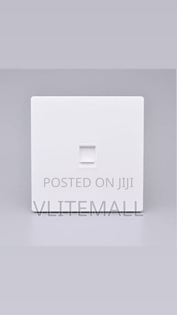 D-Link Faceplate Single With Keystone Jack · Photo 2