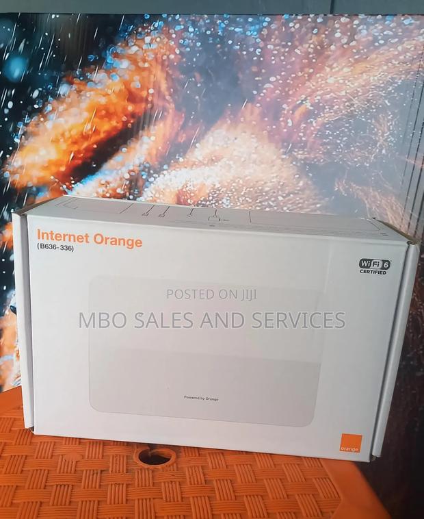 Huawei Category 13 High Speed Internet Universal Sim Router · Photo 1