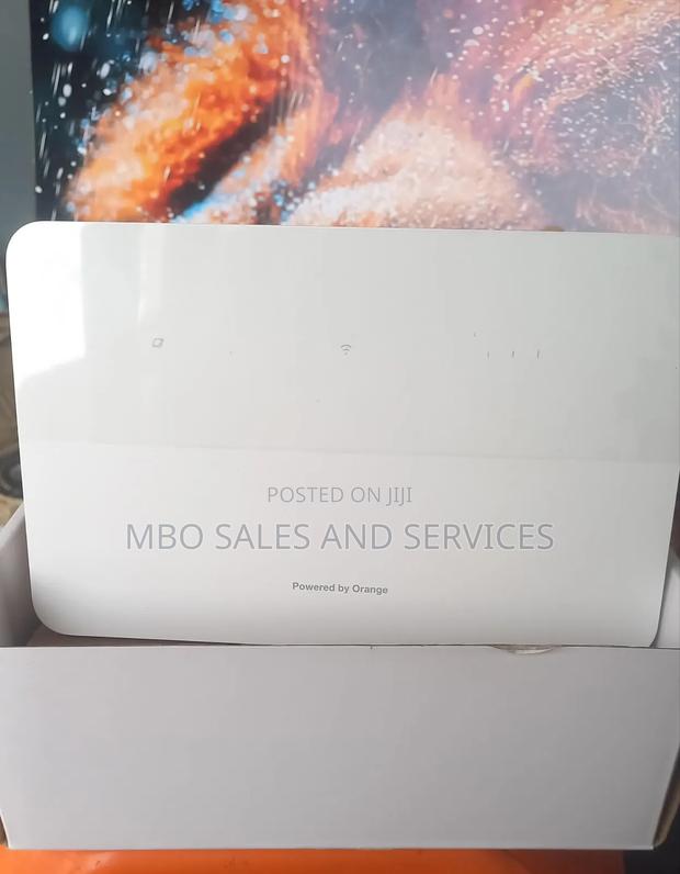 Huawei Category 13 High Speed Internet Universal Sim Router · Photo 2