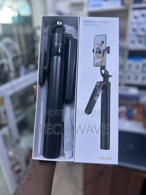 Face Tracking Selfie Tripod · Photo 4