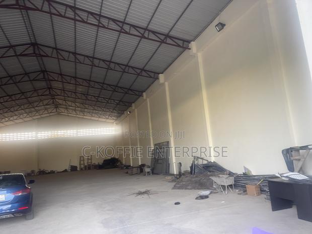 700 SQM Warehouse at Airport for Rent · Photo 4