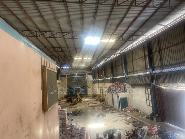 700 at North Kaneshie Industrial Area for Rent · Photo 3