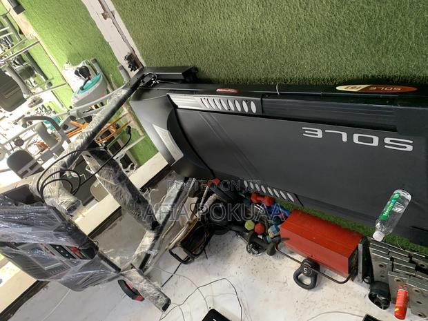 Sole Treadmill · Photo 3
