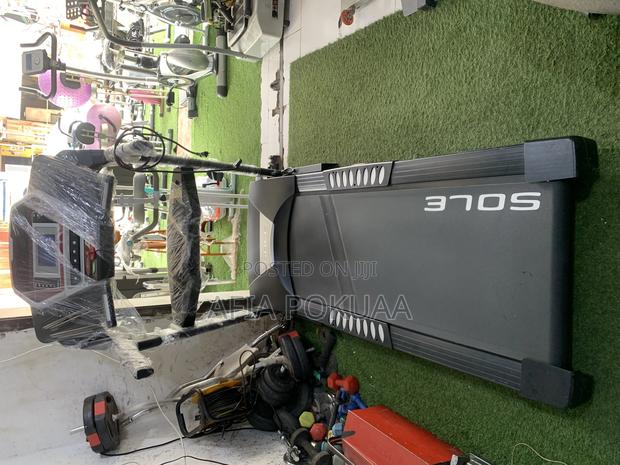Sole Treadmill · Photo 4