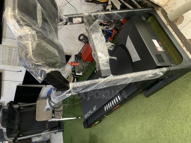 Sole Treadmill · Photo 1