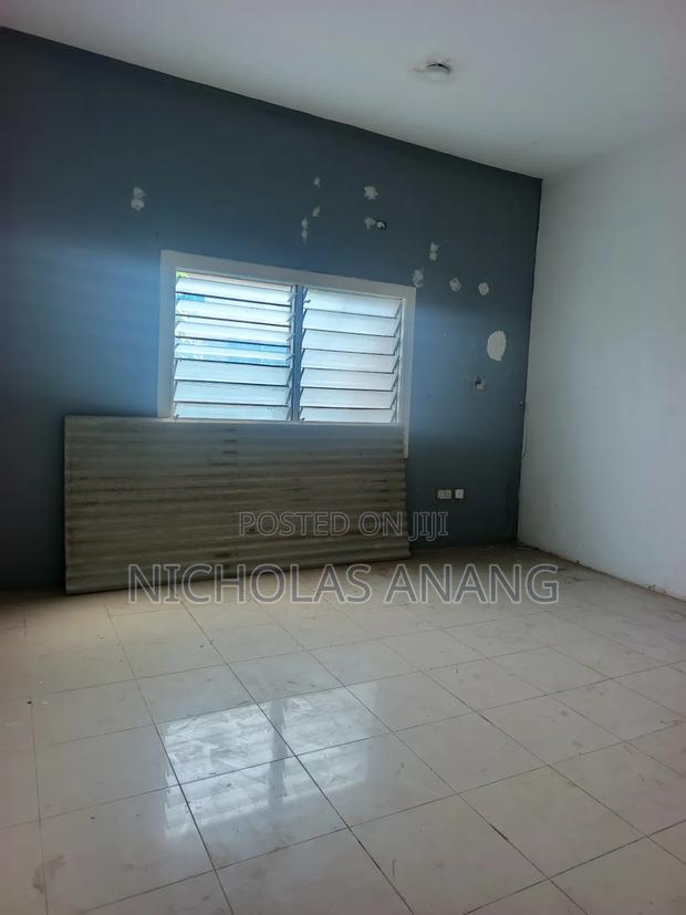 1bdrm Apartment in Dorns Properties, New Town for rent · Photo 2