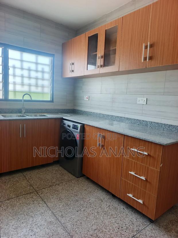 3bdrm House in The Dorns Properties, New Town for rent · Photo 2