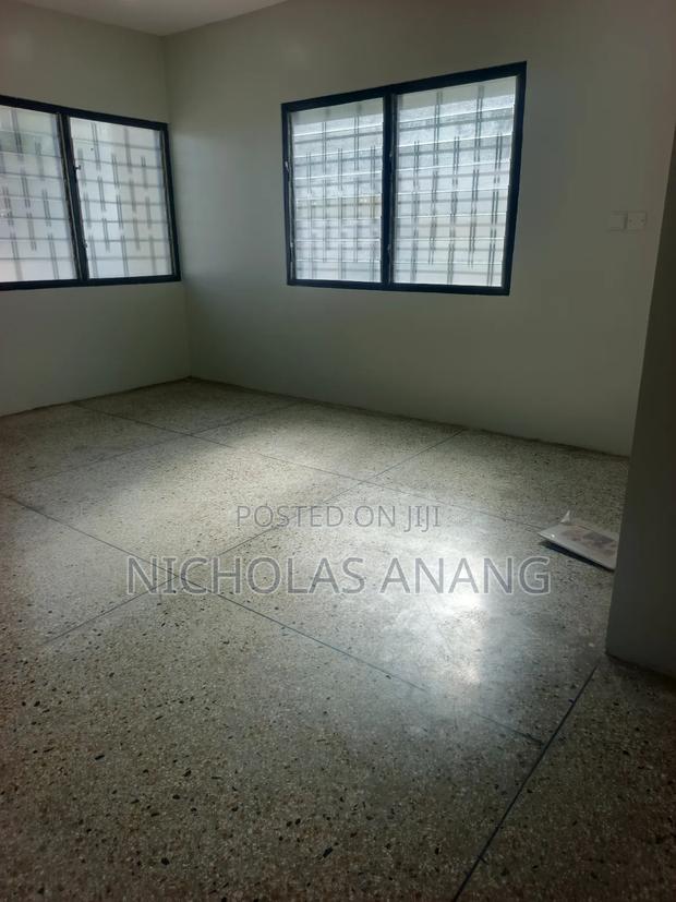 3bdrm House in The Dorns Properties, New Town for rent · Photo 7