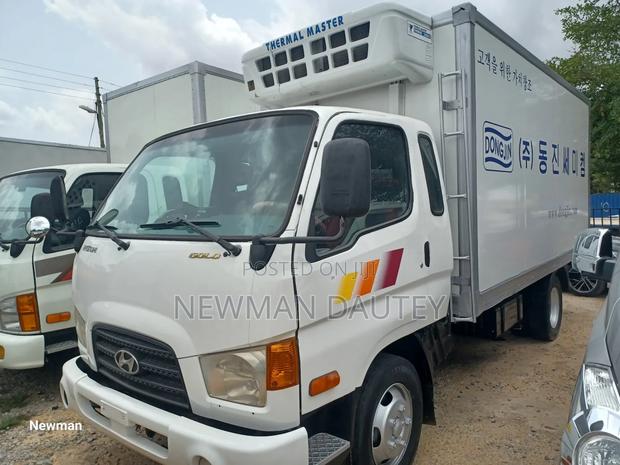 Hyundai Mighty Fridge Container · Photo 2