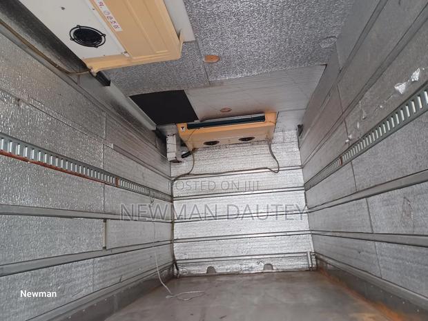 Hyundai Mighty Fridge Container · Photo 3
