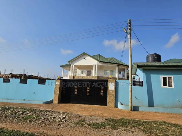 6bdrm House in Adenta for sale · Photo 1