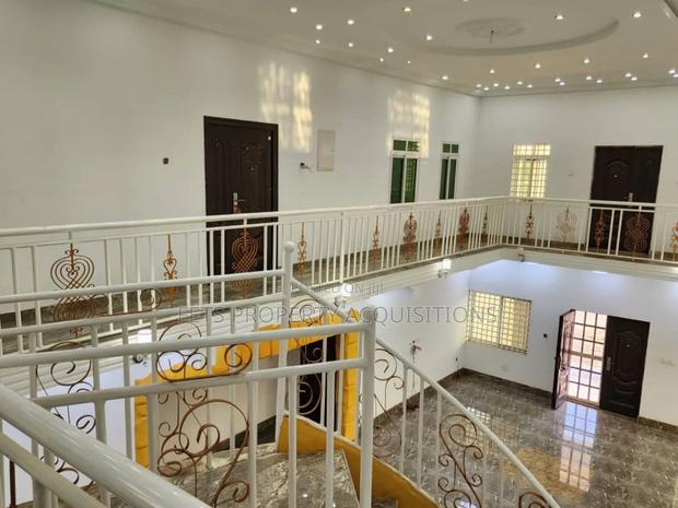 6bdrm House in Adenta for sale · Photo 3