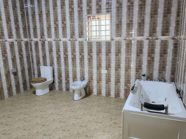 6bdrm House in Adenta for sale · Photo 5