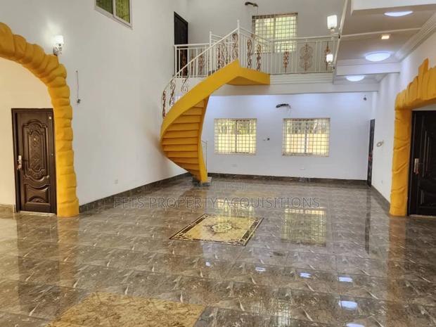 6bdrm House in Adenta for sale · Photo 8
