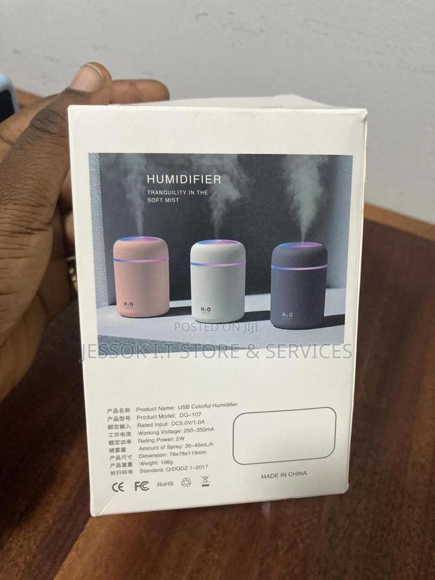 Portable Colorful Mini Air Humidifier Essential Oil Diffuser · Photo 2
