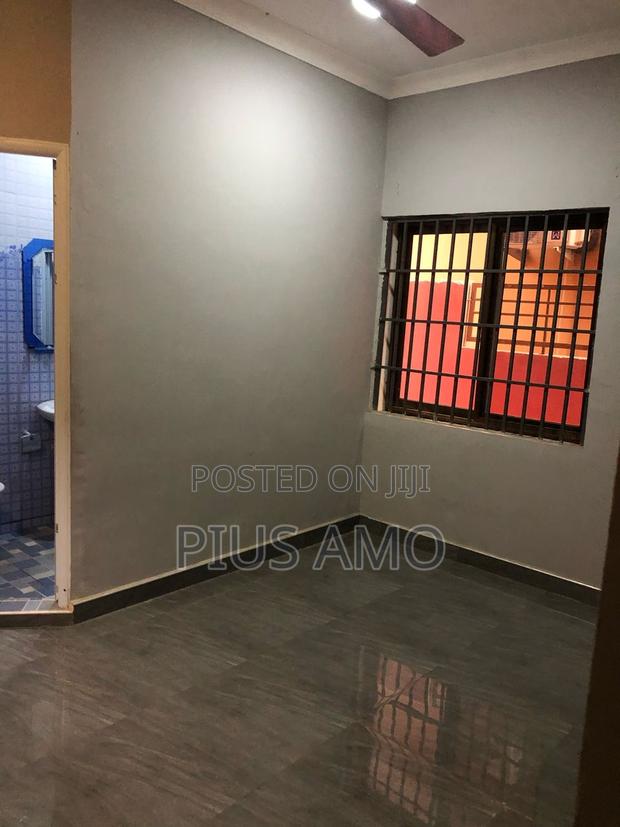 3bdrm Duplex in Teshie Bushroad for rent · Photo 4