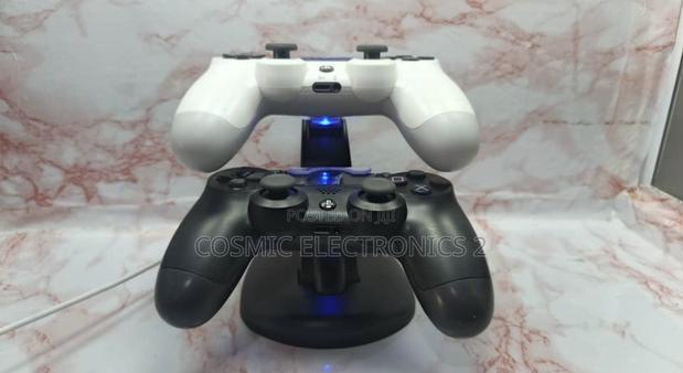Slim Pro Dual PS4 Controller Charging Stand IV-P4002 · Photo 5