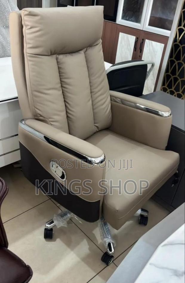 Executive Office Chair · Photo 1