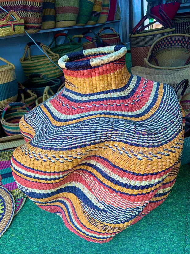 Straw Basket (Waved) · Photo 2