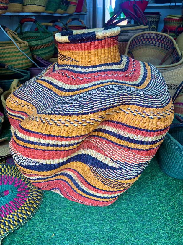 Straw Basket (Waved) · Photo 3