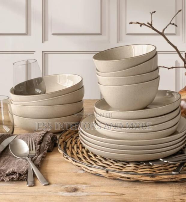 Over Back 16-Piece Dinnerware Set · Photo 1