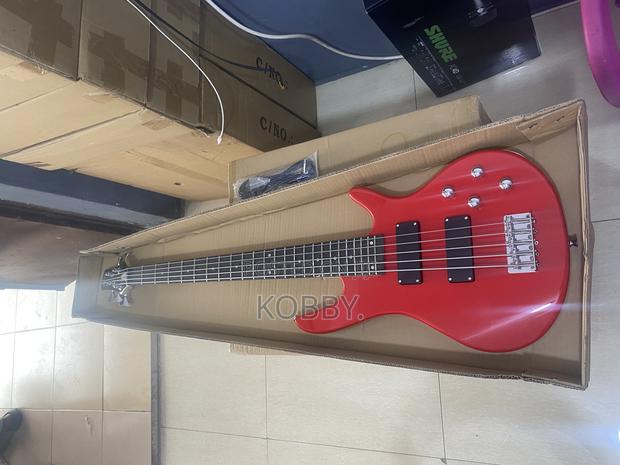 Ibanez Sound Gio Bass Guitar · Photo 1