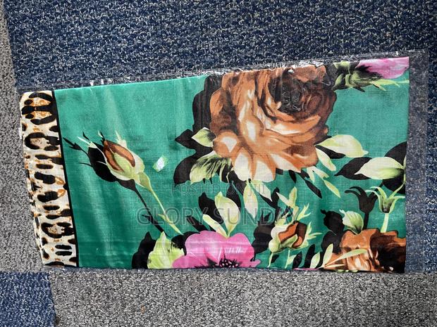 Vintage Scarfs · Photo 4