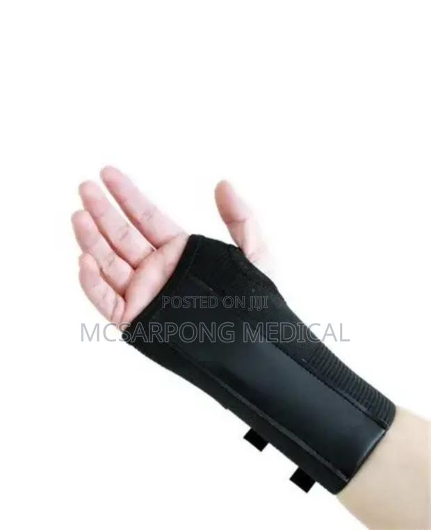 Finger Brace Support · Photo 1