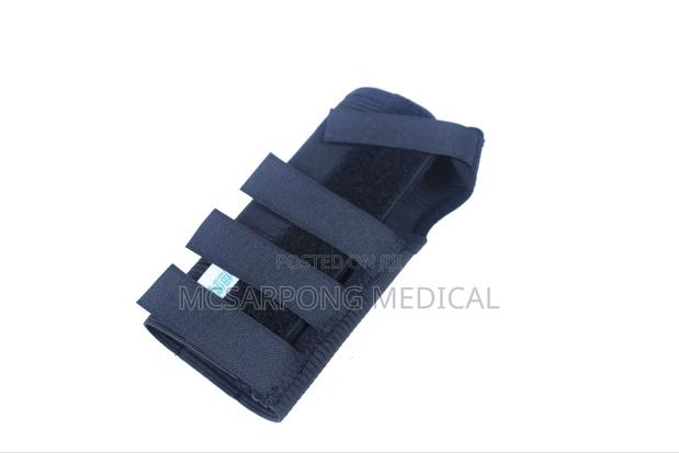 Finger Brace Support · Photo 3
