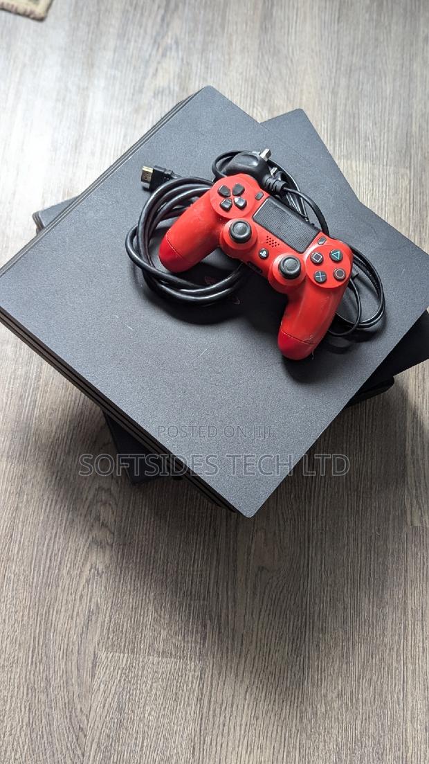 Playstation 4 Pro Jailbreak Version With 14 Games · Photo 3