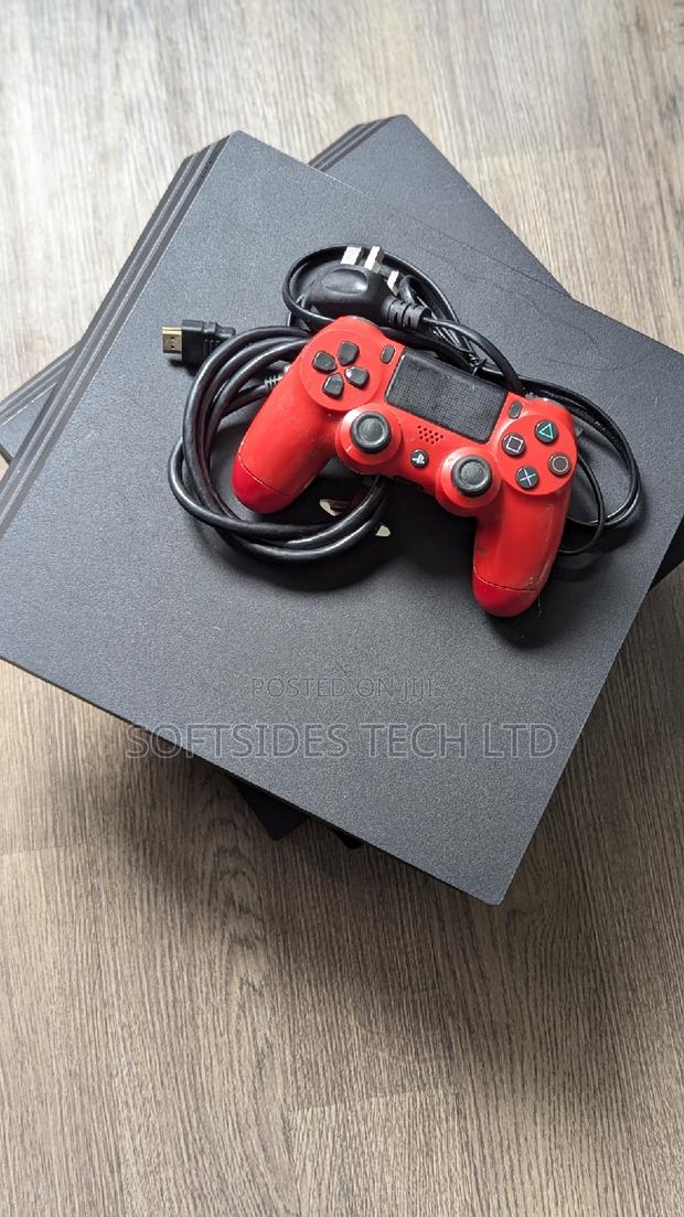 Playstation 4 Pro Jailbreak Version With 14 Games · Photo 4