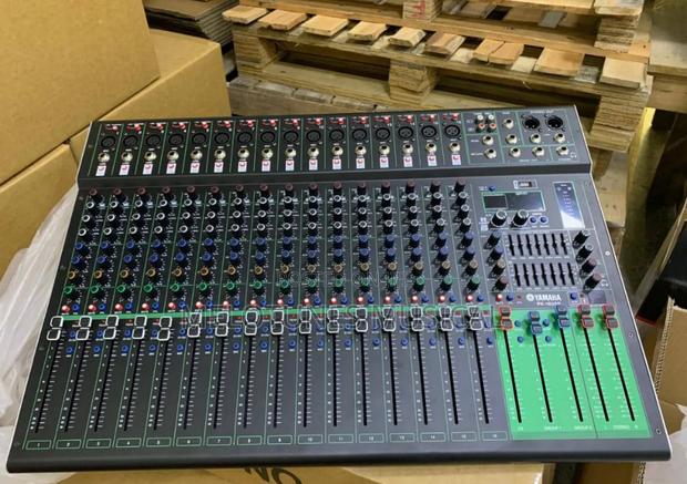 Yamaha Pk-16usb 16-Channel Music Mixer · Photo 1