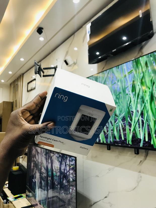 Available (White) Ring Sportlight Cam Plus/ Battery Single · Photo 1