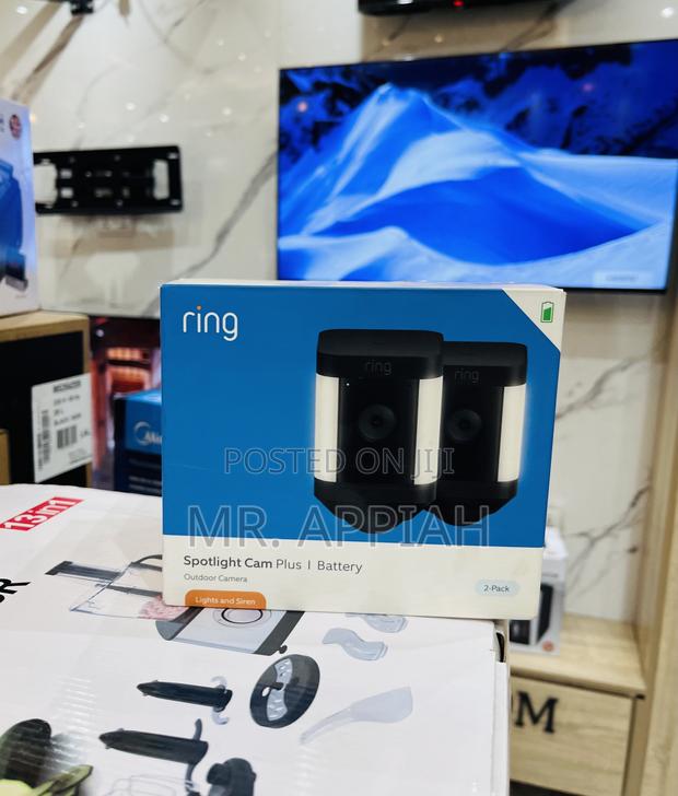 Uniquely Ring 2 in 1 Sportlight Cam Plus/ Battery. · Photo 1