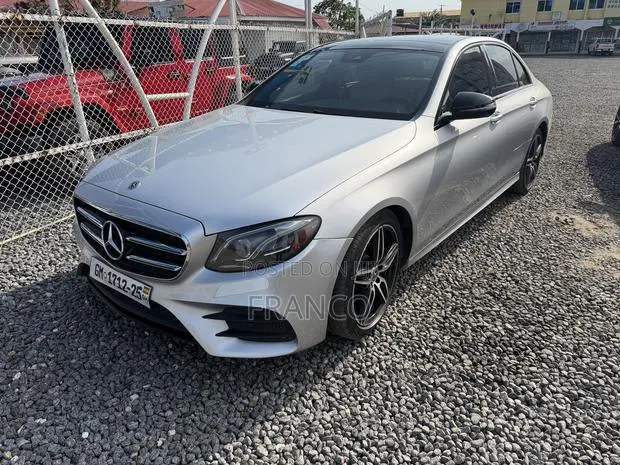 Mercedes-Benz E300 2019 Silver · Photo 1