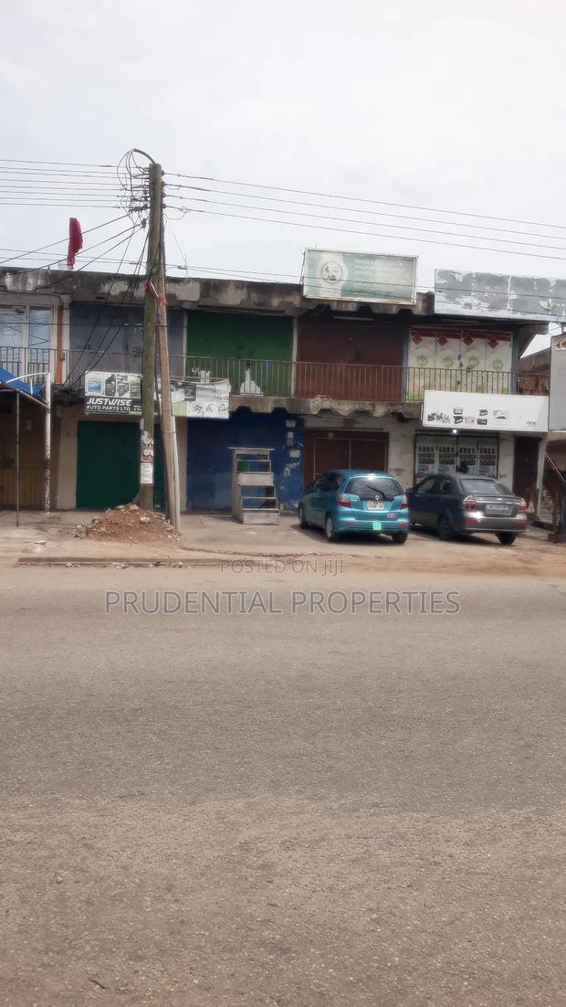 5bdrm House in Adabraka for sale · Photo 3