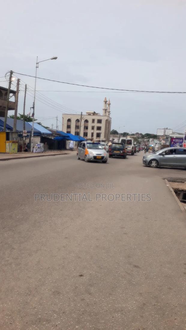 5bdrm House in Adabraka for sale · Photo 6