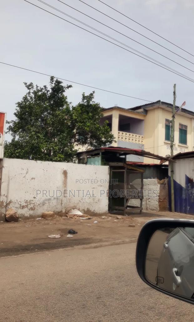 5bdrm House in Adabraka for sale · Photo 8