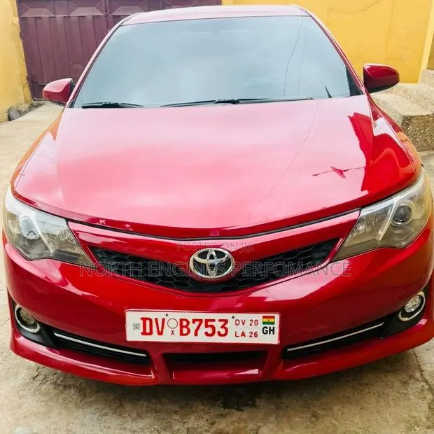 Toyota Camry SE 4dr Sedan (2.5L 4cyl 6A) 2014 Red · Photo 1
