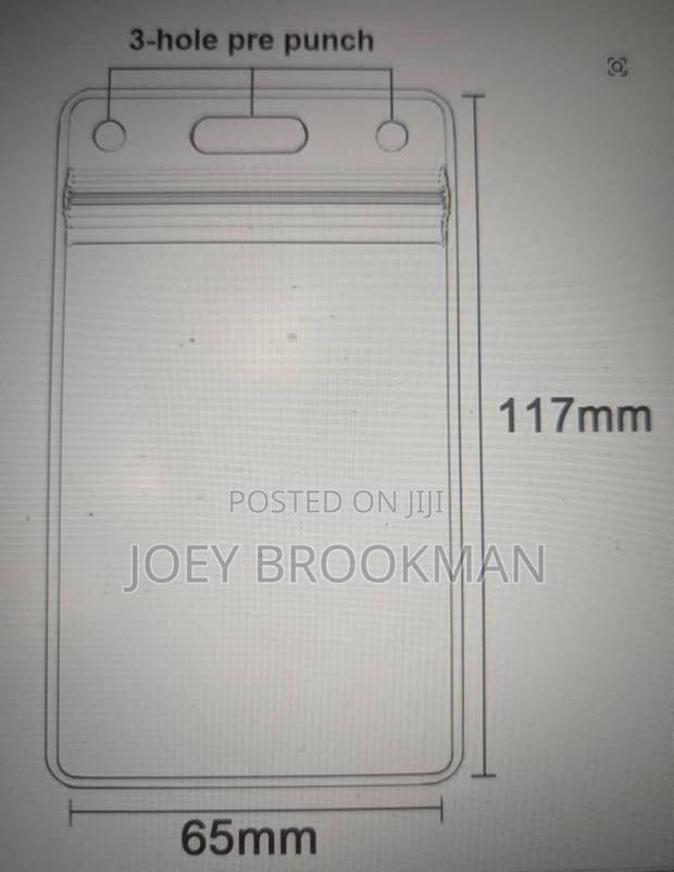Waterproof Transparent Card Holder Plastic Protector · Photo 1