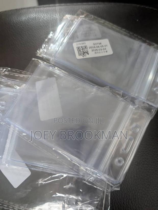 Waterproof Transparent Card Holder Plastic Protector · Photo 3