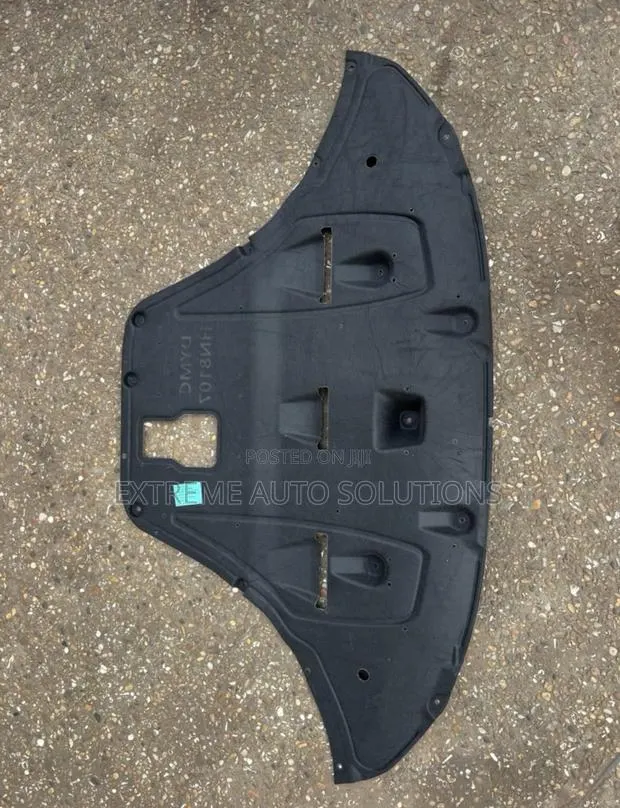 Tucson 22 Engine Panel · Photo 1
