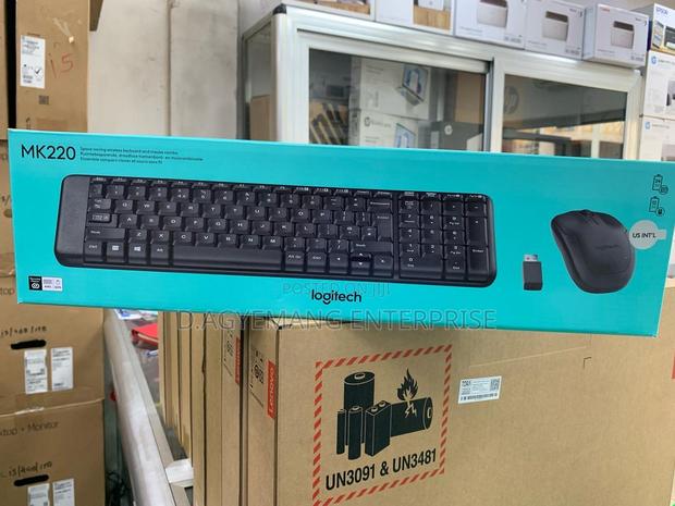 Logitech Keyboard · Photo 1